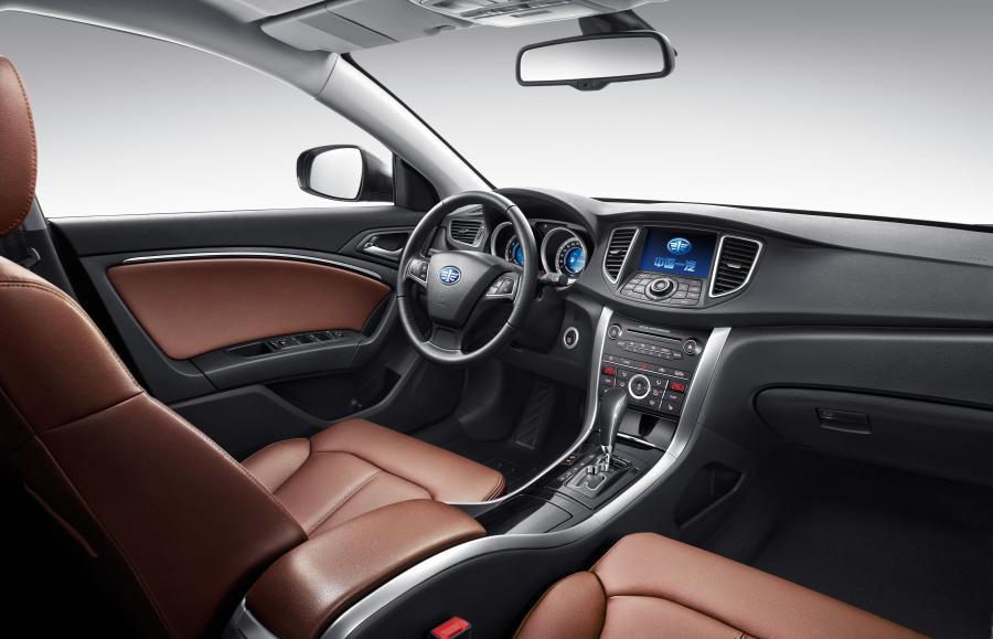 Интерьер FAW Besturn B90 (C303) 2014 года  (фото 3 из 6)
